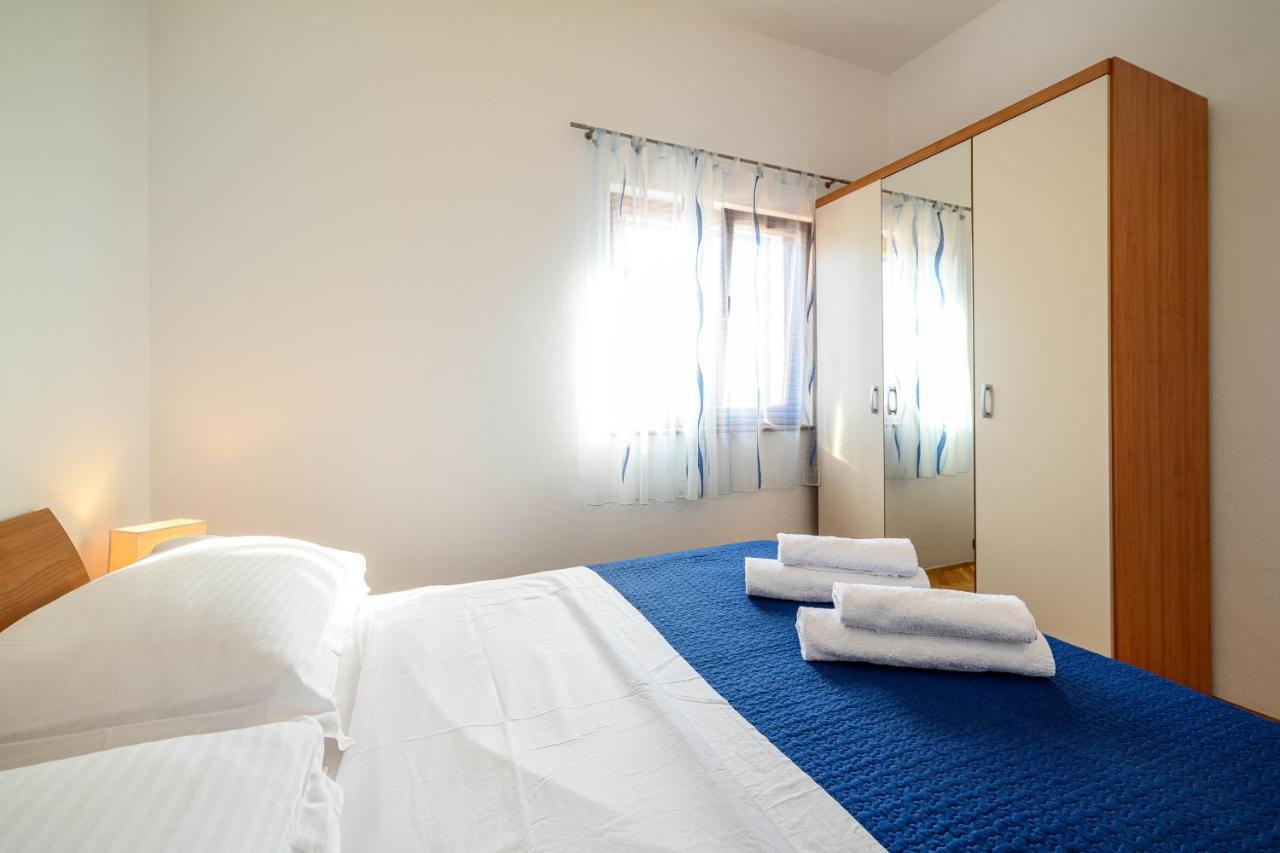 Apartments Vala Zaboric - With Boat Mooring 外观 照片