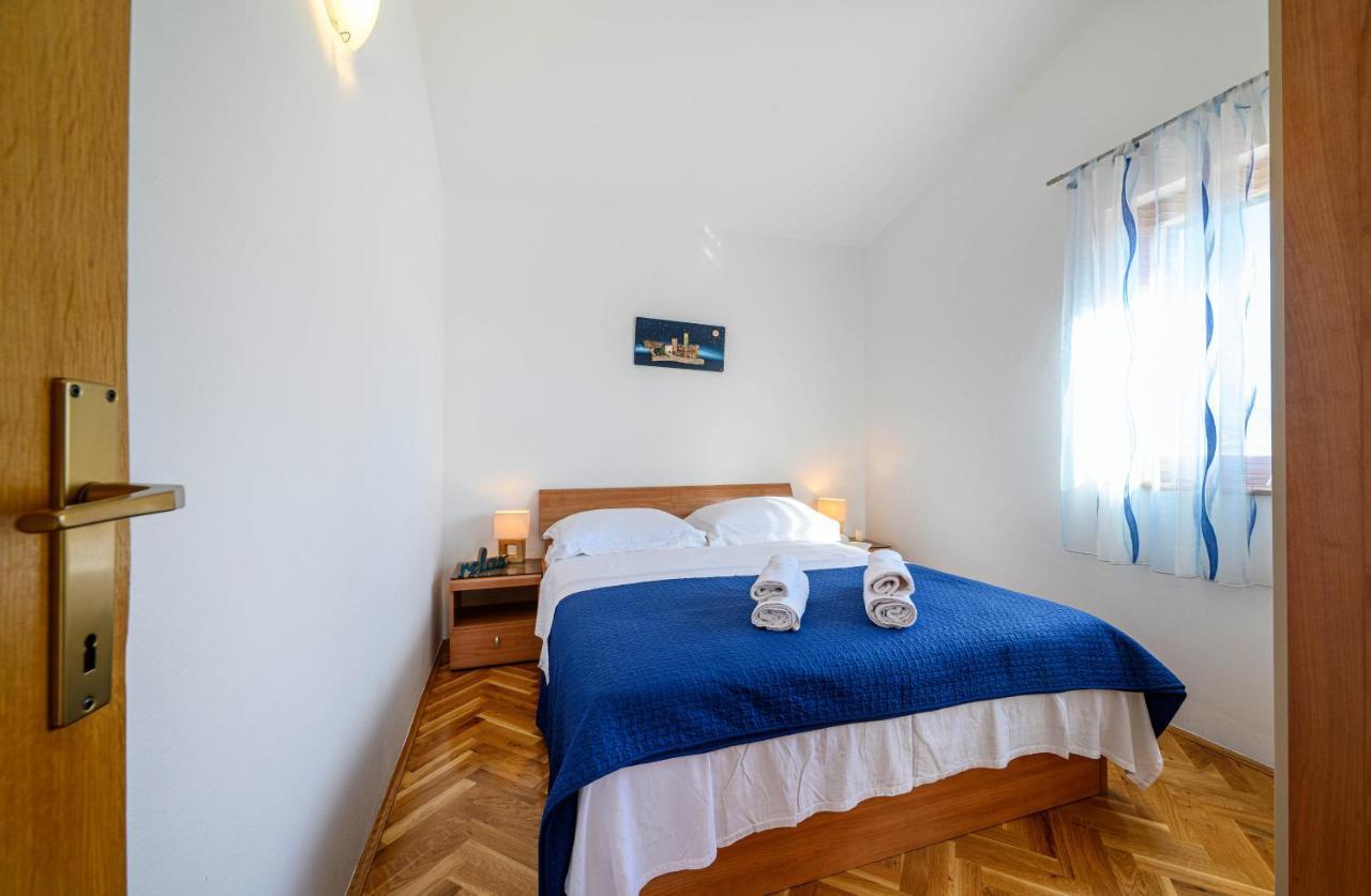 Apartments Vala Zaboric - With Boat Mooring 外观 照片