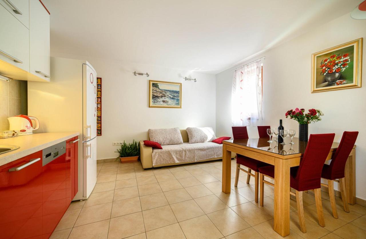 Apartments Vala Zaboric - With Boat Mooring 外观 照片